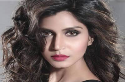 Divya Chouksey Dies | मी मृत्यूशय्येवर इन्स्टाग्राम पोस्टनंतर काही तासात बॉलिवूड अभिनेत्री दिव्या चौकसेचे निधन