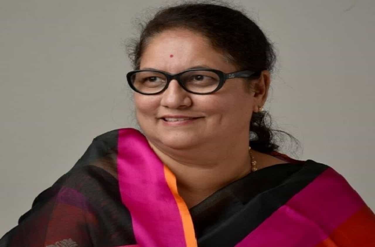 काँग्रेसच्या माजी मंत्र्याची पत्नी राष्ट्रवादीच्या वाटेवर