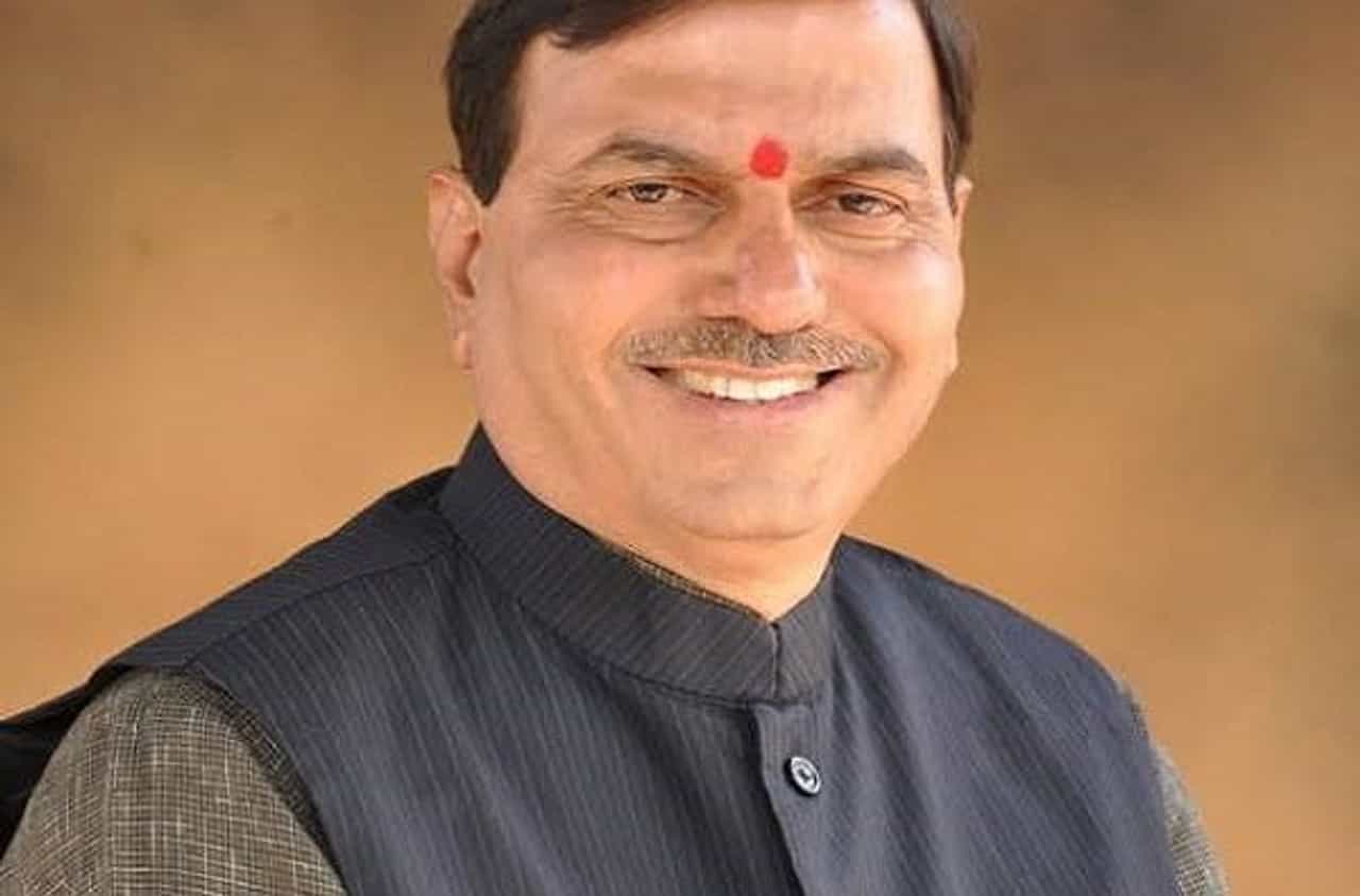 नाशिकमधील स्मार्ट सिटी प्रकल्पाच्या अधिकाऱ्याला कार्यमुक्त करा, महापौरांचे अध्यक्षांना पत्र