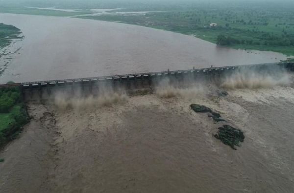 Hatnur Dam | हतनूर धरणाचे 36 दरवाजे पूर्ण उघडले, 82,417 क्यूसेक पाण्याचा विसर्ग सुरु