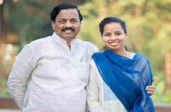 रायगडमध्ये लॉकडाऊनवरुन राजकीय मतभेद, काँग्रेस जिल्हाध्यक्षांचा तटकरे बापलेकीवर नाव न घेता निशाणा