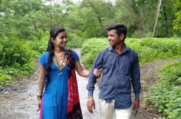 गुण जुळतीलही, पण मार्क्सचं काय? कराडमधील दाम्पत्याला 12 वीत समान गुण गुण जुळतीलही, पण मार्क्सचं काय? कराडमधील दाम्पत्याला 12 वीत समान गुण