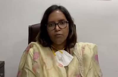 शिक्षणमंत्री वर्षा गायकवाड यांना कोरोना संसर्ग, आदित्य ठाकरेंसह दिग्गज नेत्यांकडून बरे होण्यासाठी शुभेच्छा