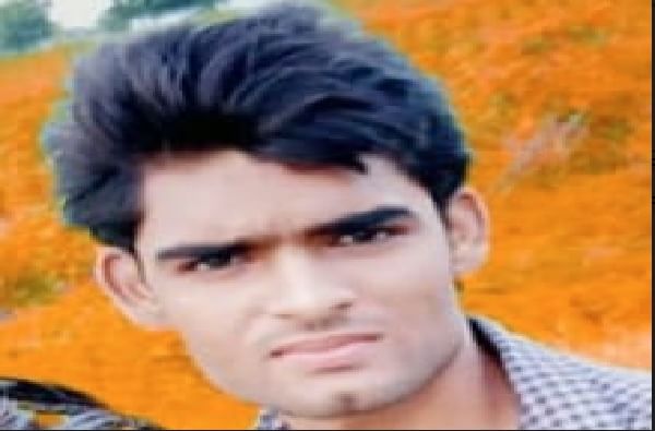 पब्जी खेळताना हार्ट अटॅक, 18 वर्षीय तरुणाचा मृत्यू पब्जी खेळताना हार्ट अटॅक, 18 वर्षीय तरुणाचा मृत्यू