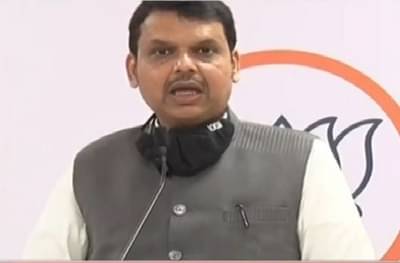 रिक्षाचं स्टिअरिंग उद्धवजींच्या हातात, पण कुठे जायचं हे मागे बसलेले ठरवतात : फडणवीस