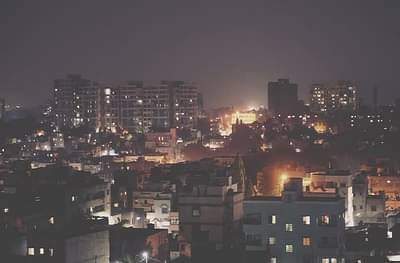 पुण्यातील सोसायटीकडून कोरोना रुग्णांच्या कुटुंबाची जबाबदारी, जेवणापासून औषधाची सोय