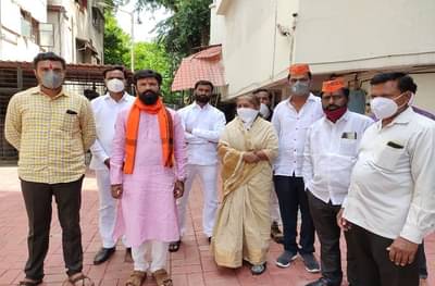 गोळ्या घातल्या तरी चालेल, पण घराबाहेर पडू देणार नाही, मराठा आंदोलकांचा मुख्यमंत्र्यांना इशारा