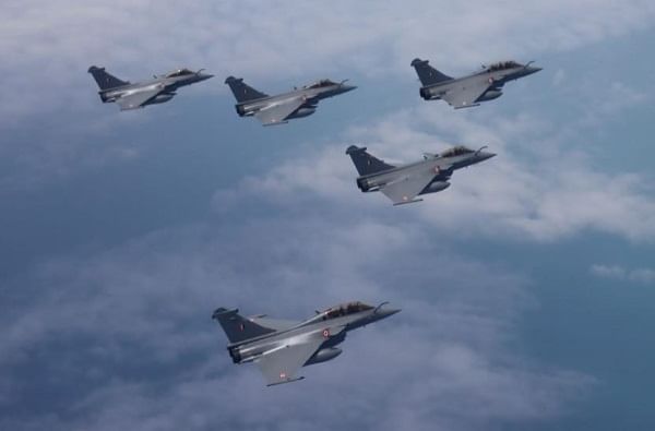 Rafale | भारतीय वायुदलाला नवे शक्तिशाली पंख, आठ विमानांचं काम एकटा राफेल करणार