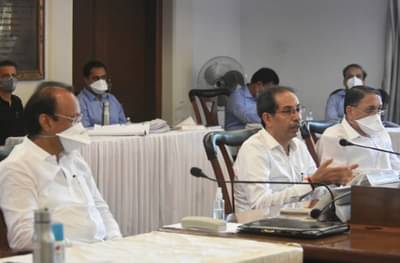 प्रत्येक वॉर्डमध्ये कोव्हिड दक्षता समिती, क्वारंटाईनसाठी हॉटेल, पुण्यासाठी मुख्यमंत्र्यांचा अॅक्शन प्लॅन