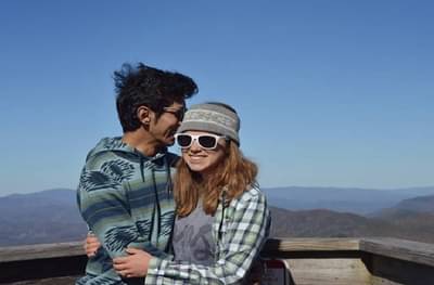 पीपीई किट घालून 30 तास प्रवास, बॉलिवूड अभिनेत्याचा साखरपुडा