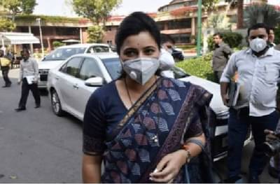 खासदार नवनीत कौर राणा यांच्या कुटुंबातील सात जणांना कोरोना