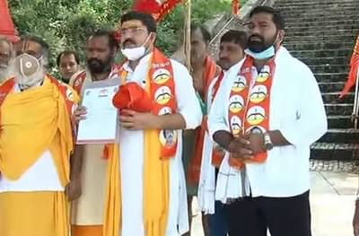 बाळासाहेबांच्या स्मृतिस्थळाची माती घेऊन विक्रम प्रताप सिंग अयोध्येत!