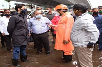 आदित्य ठाकरेंकडून मुंबईतील पावसाळी परिस्थितीची पाहणी