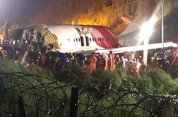 Kerala Plane Crash : केरळ विमान दुर्घटना, बचाव कार्यातील 22 जणांना कोरोनाची लागण