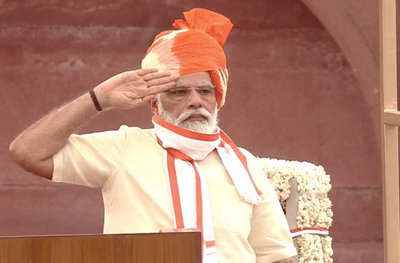 PHOTO : लाल किल्ल्यावर पंतप्रधान नरेंद्र मोदींच्या हस्ते ध्वजारोहण