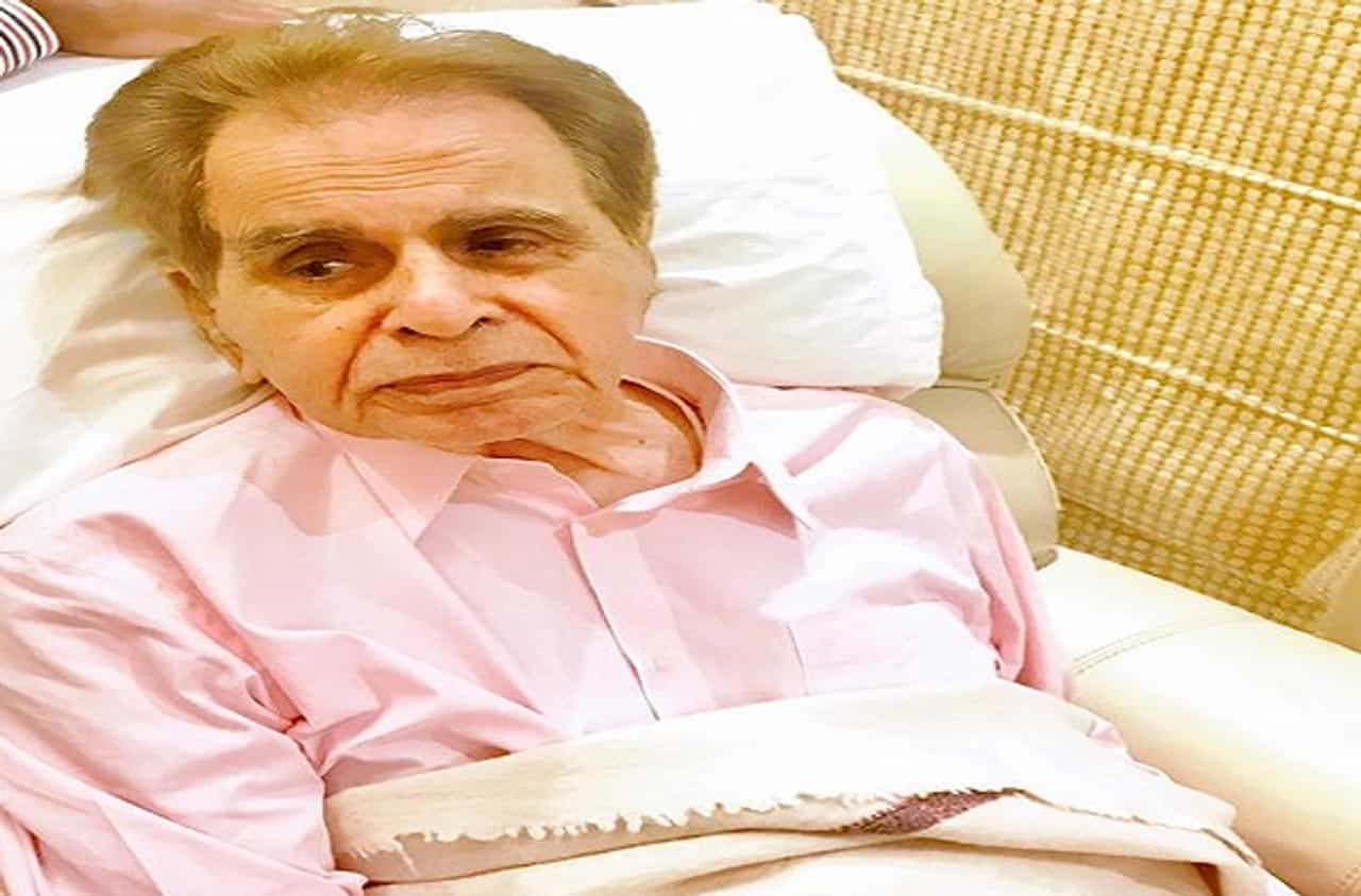 जेष्ठ अभिनेते दिलीपकुमार यांना रुग्णालयातून डिस्चार्ज