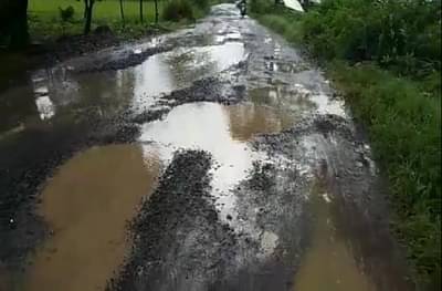 पुण्यात खड्डे दुरुस्तीसाठी 15 कोटींचे टेंडर, तरीही रस्त्यांवर खड्ड्यांचे साम्राज्य