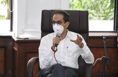 तीन वेळा वेगवेगळे कोरोना रिपोर्ट, मी पॉझिटिव्ह का निगेटिव्ह? तरुणाचा उद्धव ठाकरेंना प्रश्न