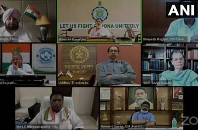 सोनियांसमोर ममता म्हणाल्या, उद्धवजी अच्छी फाईट कर रहे हो, उद्धव म्हणाले, लढनेवाले बाप का लढनेवाला बेटा हूँ