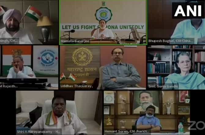 सोनियांसमोर ममता म्हणाल्या, उद्धवजी अच्छी फाईट कर रहे हो, उद्धव म्हणाले, लढनेवाले बाप का लढनेवाला बेटा हूँ