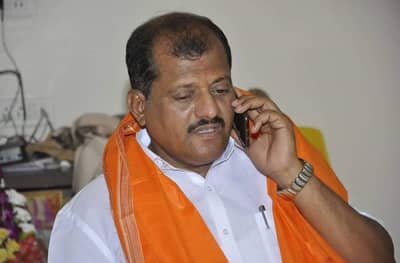 राष्ट्रवादीकडून गळचेपी, शिवसेनेचे खासदार संजय जाधव यांचा राजीनामा