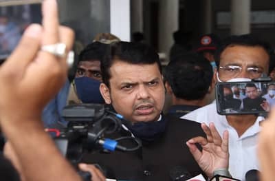 जो उत्साह दारु दुकाने उघडताना दाखवला, त्याच्या अर्धा तरी मंदिरं उघडण्यासाठी दाखवा : देवेंद्र फडणवीस