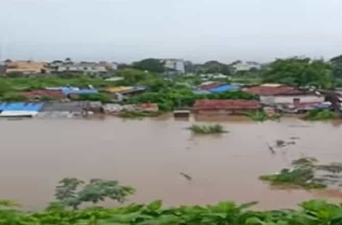 चंद्रपूर, भंडारा, गडचिरोलीत पूर, गोसेखुर्द धरणातून विसर्ग कमी करणार, विजय वडेट्टीवारांची माहिती