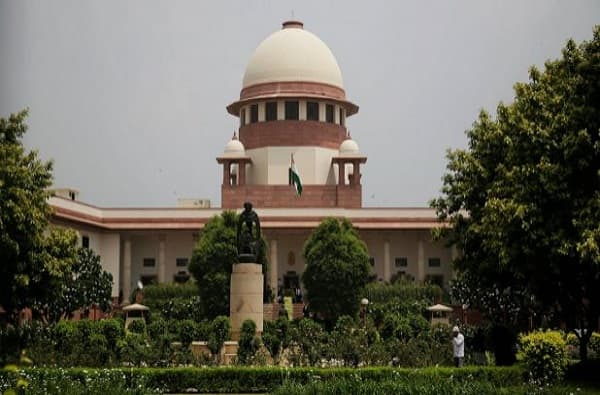 मराठा आरक्षणाअंतर्गत स्थानिक स्वराज्य संस्थामध्ये घुसखोरी, सदावर्तेंचा युक्तिवाद, सुप्रीम कोर्टात काय काय झालं?