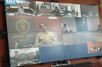 इतर जिल्ह्यांकडून झालेल्या चुका तुम्ही करु नका, मुख्यमंत्र्यांचं आवाहन; पुणे विभागातील कोव्हिड उपाययोजनांचा आढावा 