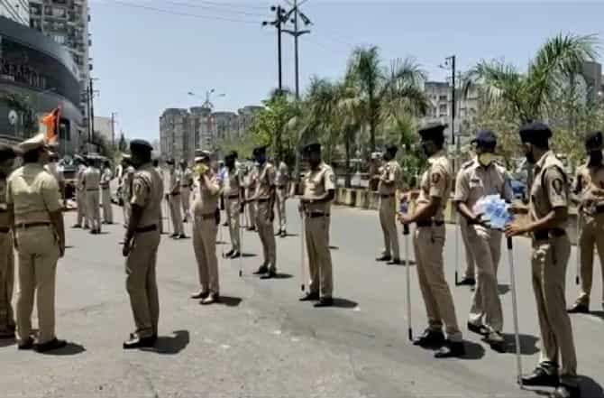 Navi Mumbai | नवी मुंबईतील कंटेन्मेंट झोनमध्ये पोलिसांचा बंदोबस्त, अत्यावश्यक सेवा वगळता इतर सर्व दुकानं बंद