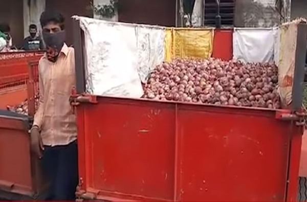 Ban On Onion Export | निर्यातबंदी उठेपर्यंत कांद्याचा लिलाव बंदच, केंद्र सरकारविरोधात शेतकऱ्यांचा आक्रमक पवित्रा