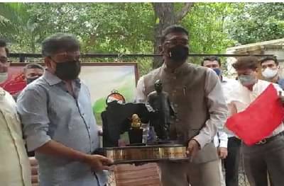 जय-वीरु पुन्हा एकत्र, प्रताप सरनाईकांसह एकाच मंचावर, आव्हाड म्हणतात ये दोस्ती हम नही छोडेंगे