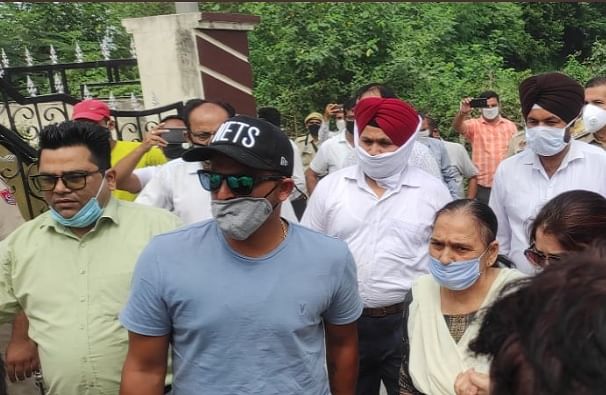 सुरेश रैनाच्या काका-भावाच्या हत्या प्रकरणाचा उलगडा, तिघे आरोपी पंजाब पोलिसांच्या अटकेत