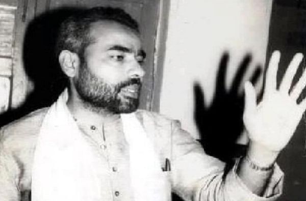 1987 मध्ये भाजपसाठी अहमदाबादच्या स्थानिक निवडणुकीसाठी प्रचार करण्याचं काम नरेंद्र मोदी यांनी केलं. यावेळी भाजपने ती निवडणूक जिंकली. 