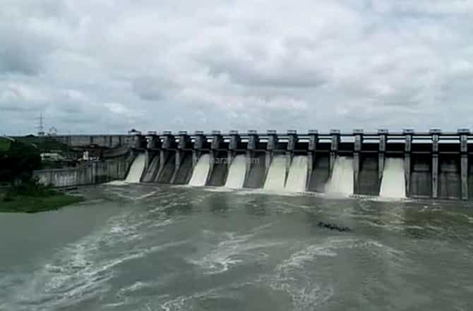 तीन जिल्ह्यातील रब्बी पिकांना जायकवाडी धरणातील पाणी, प्रथमच शेती सिंचनासाठी पाण्याचा विसर्ग