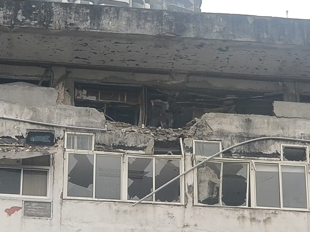 मुंबईत जुन्या पासपोर्ट ऑफिसच्या इमारतीत स्फोट