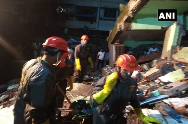 Bhiwandi building collapse | भिवंडी इमारत दुर्घटनेत 38 बळी, अडीच वर्षाच्या मुलाचा शोध सुरू
