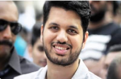 वरुण सरदेसाईंच्या वाढदिवसानिमित्त युवासेनेचे नांदेडवासियांना गिफ्ट