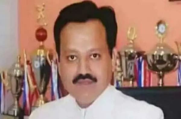 पुण्याच्या अतिरिक्त जिल्हाधिकारी नियुक्तीचा तिढा सुटला, अजित पवारांच्या मर्जीतील अधिकाऱ्याची वर्णी