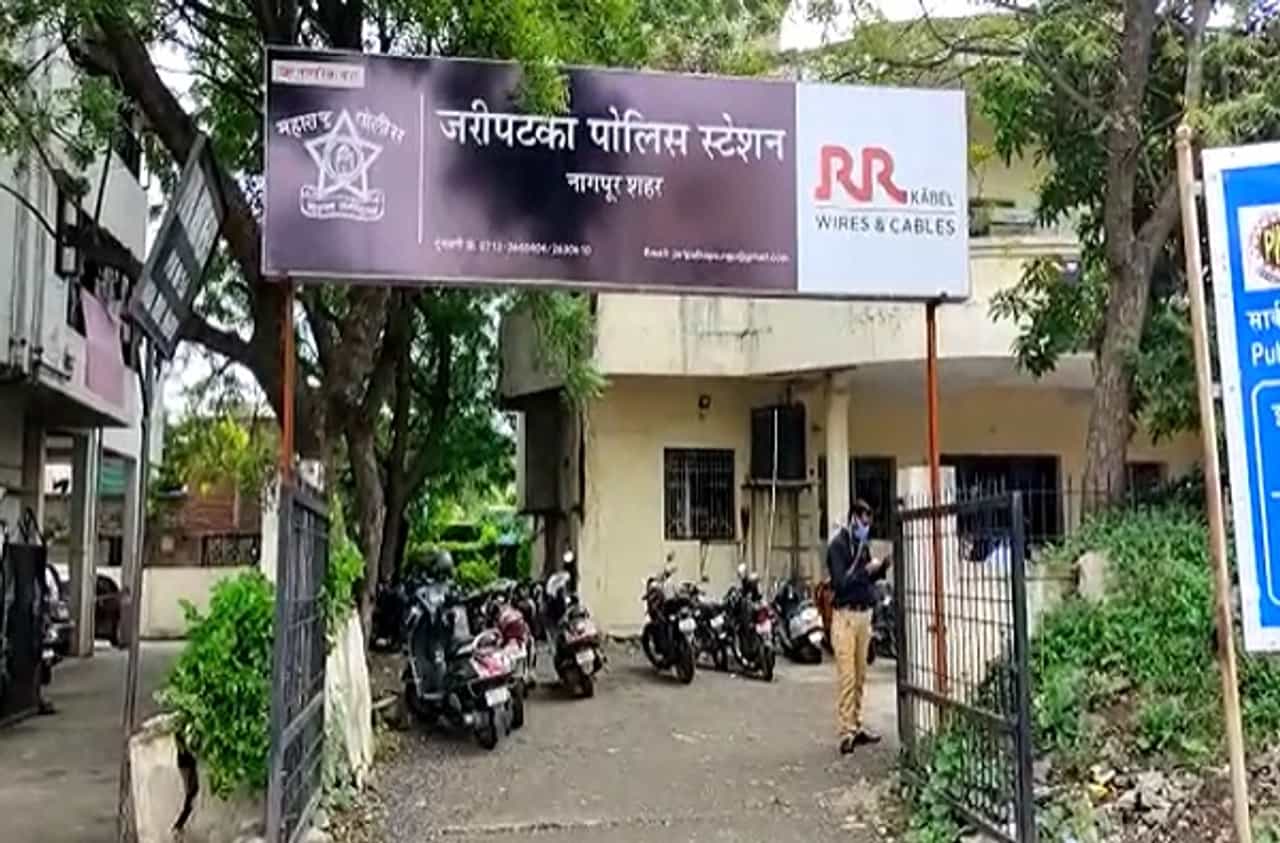 नागपुरात पोलिसांकडून अल्पवयीन आरोपींची अर्धनग्न अवस्थेत धिंड, आयुक्तांचे चौकशीचे आदेश