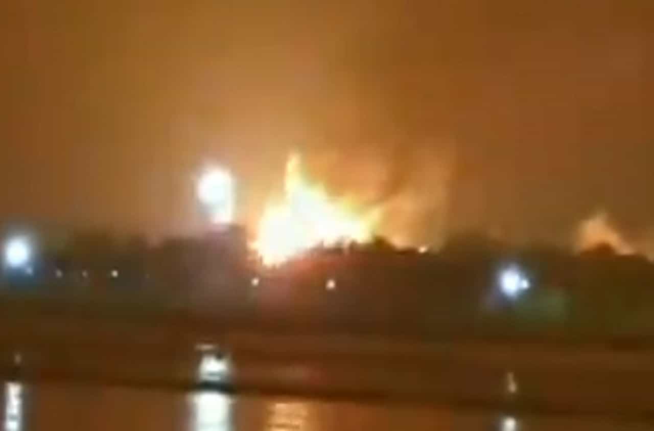 ONGC Blast | ONGC प्लान्टमधील सलग 3 स्फोटांनी सूरत हादरले, 4 किलोमीटरपर्यंतच्या इमारतींना हादरा, खिडक्यांच्या काचाही फुटल्या