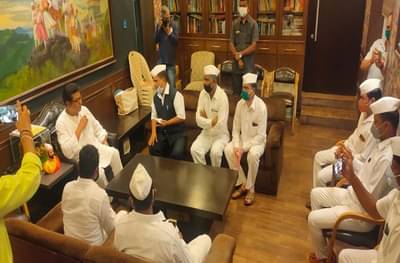 वात पेटली आहे, भडका होऊ शकतो, डबेवाले राज ठाकरेंना भेटले