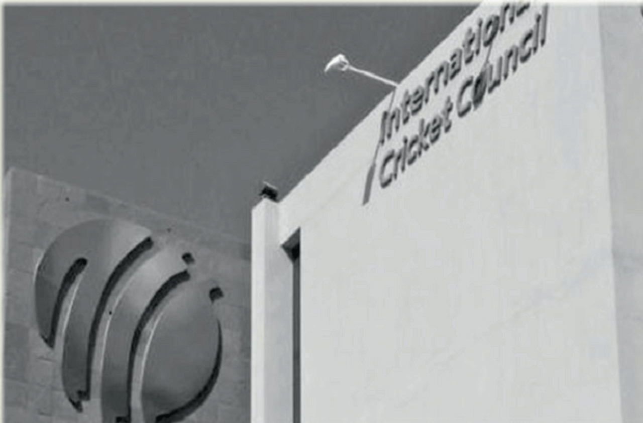 आयसीसीच्या मुख्यालयातील अनेक कर्मचाऱ्यांना कोरोनाची बाधा, आयपीएल स्पर्धेवर परिणाम ?