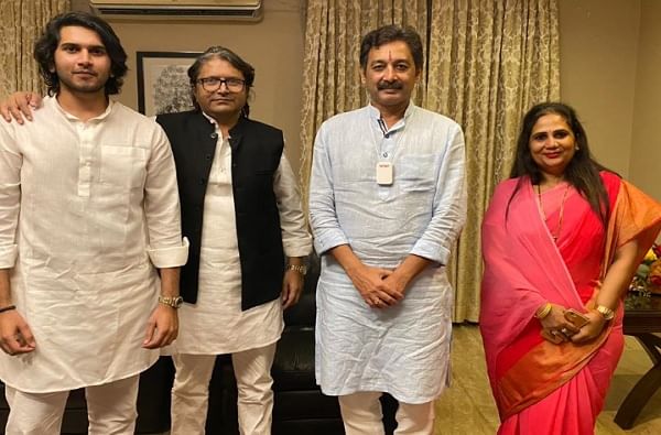 उदयनराजेंच्या बहिणीच्या आग्रहानंतर संभाजीराजे भेटीला, नाशकात मनिषाराजेंची सदिच्छा भेट उदयनराजेंच्या बहिणीच्या आग्रहानंतर संभाजीराजे भेटीला, नाशकात मनिषाराजेंची सदिच्छा भेट