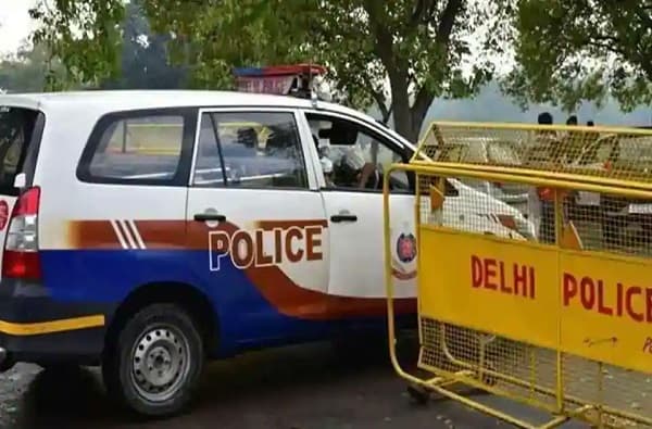 आधी प्रेयसीवर गोळीबार, मग सासऱ्यांची हत्या, पोलीस उपनिरीक्षक परागंदा