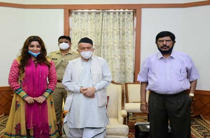 तू माझ्या मुलीसारखी, तुला पूर्ण सुरक्षा मिळेल, राज्यपालांचे पायल घोषला आश्वासन