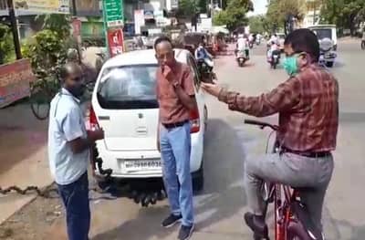 मास्क घालतोस की दंड करु, सायकलवरुन फेरफटका, कोल्हापूरच्या आयुक्तांकडून खरडपट्टी