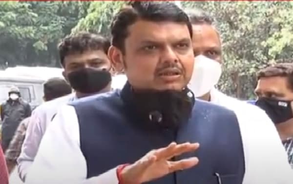 सप्टेंबरमधील संसर्गाचा दर सर्वाधिक, आता तरी कोरोना चाचण्या वाढवा; फडणवीसांचं मुख्यमंत्र्यांना पत्र