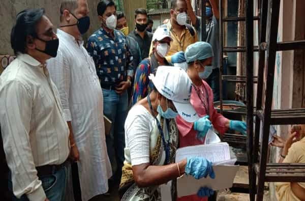 कोरोनाचा धोका दिवसेंदिवस वाढत असल्यामुळे बृहन्मुंबई महापालिका क्षेत्रात 'माझे कुटुंब, माझी जबाबदारी' मोहीम प्रगतीपथावर आहे