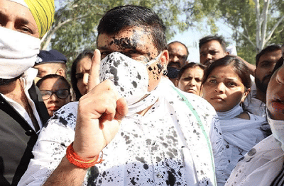 खासदार संजय सिंहांवर शाईफेक, याच शाईने इतिहास लिहू, आपचा योगींवर हल्लाबोल